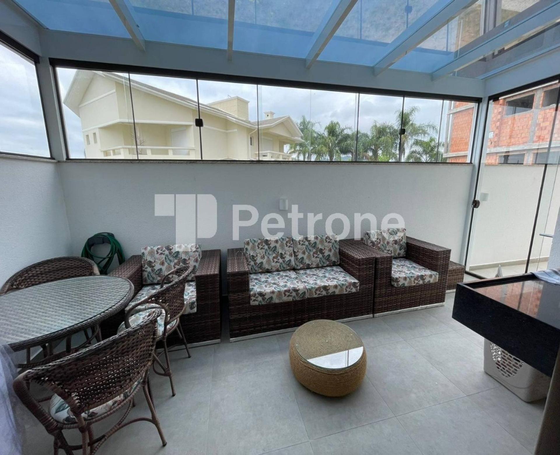 Residencial Benjamin - Apartamento garden a 2 minutos da praia de Palmas, com espaços internos e externos amplos para até 8 pessoas