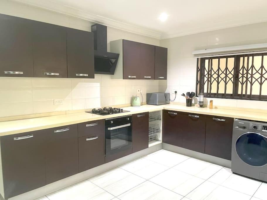 3 Bdrm city view with pool at Dzorwulu view 5
