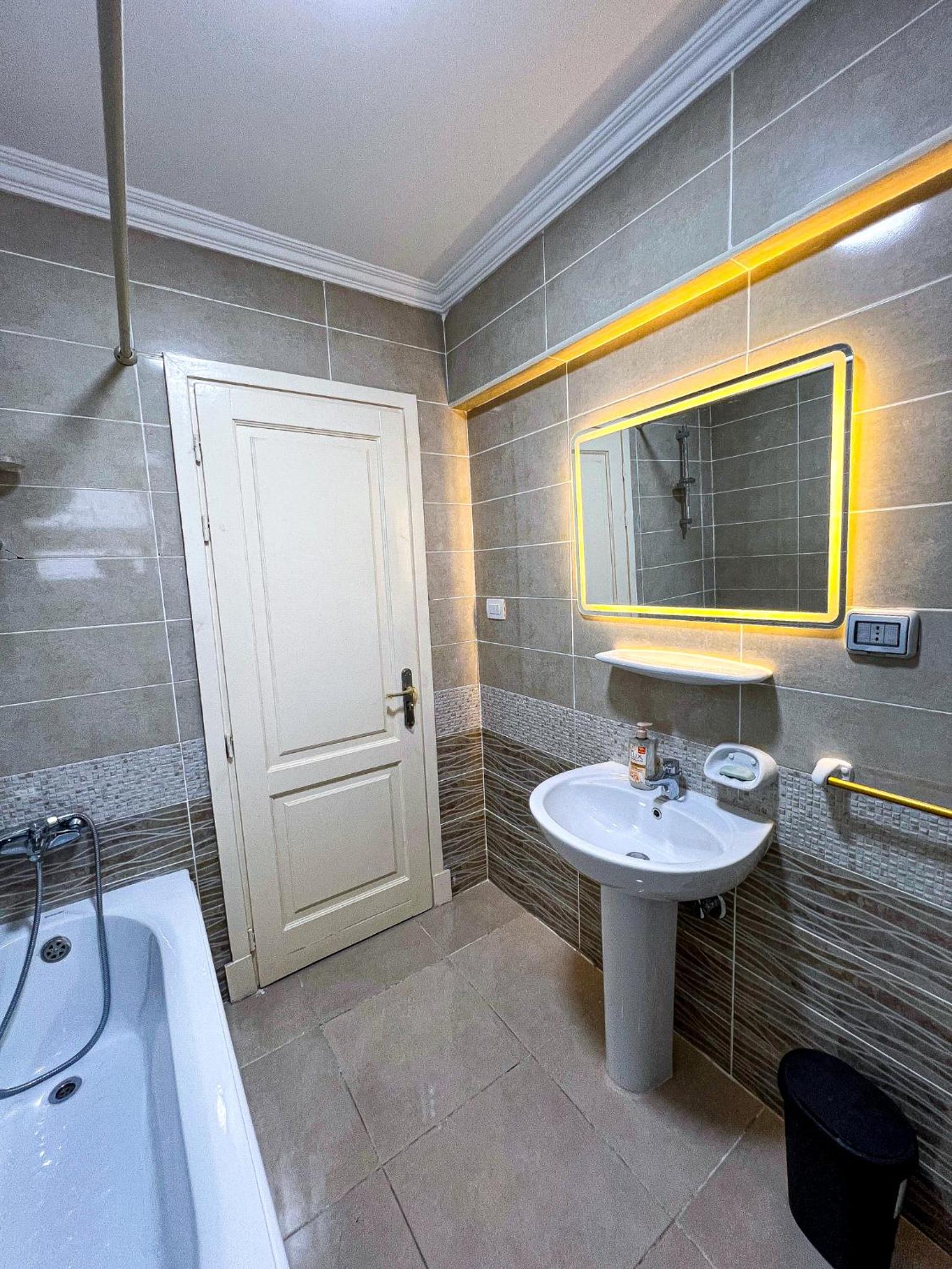 3 bedrooms apartment in rehab city