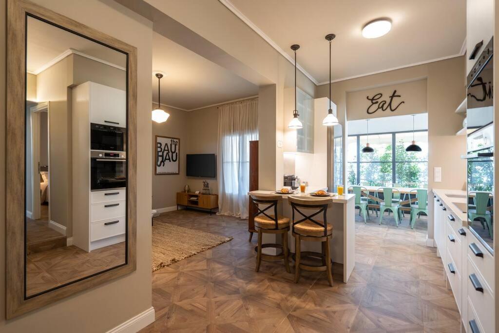 Luxury Petralona Penthouse - Sleeps 7 -Near Metro