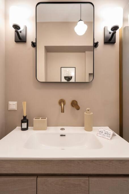 Luxury Petralona Penthouse - Sleeps 7 -Near Metro