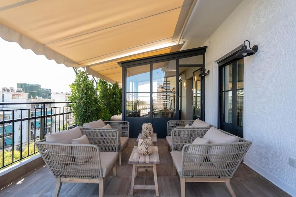 Luxury Petralona Penthouse - Sleeps 7 -Near Metro