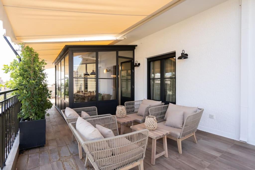 Luxury Petralona Penthouse - Sleeps 7 -Near Metro