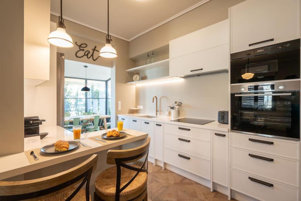 Luxury Petralona Penthouse - Sleeps 7 -Near Metro