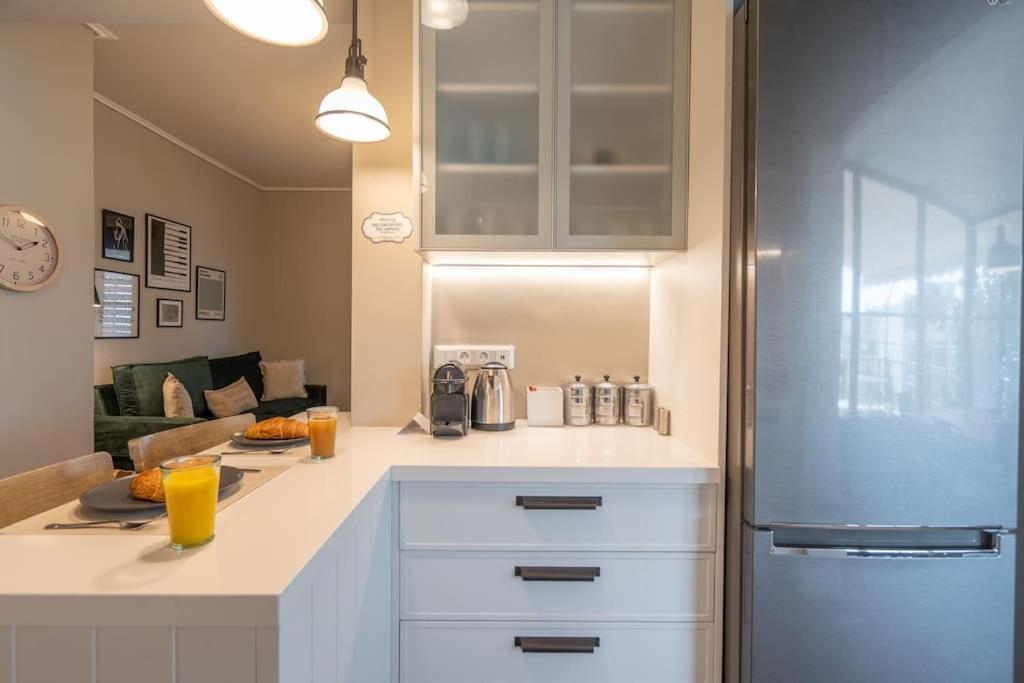 Luxury Petralona Penthouse - Sleeps 7 -Near Metro