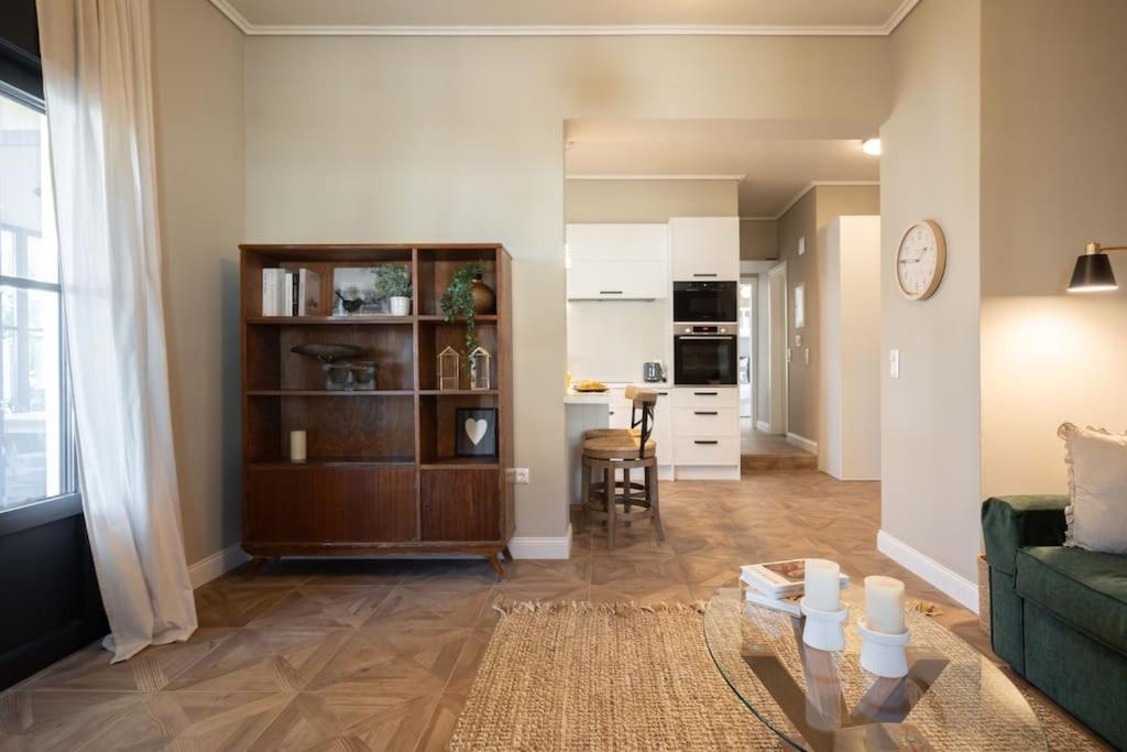 Luxury Petralona Penthouse - Sleeps 7 -Near Metro