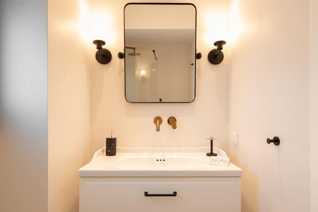 Luxury Petralona Penthouse - Sleeps 7 -Near Metro