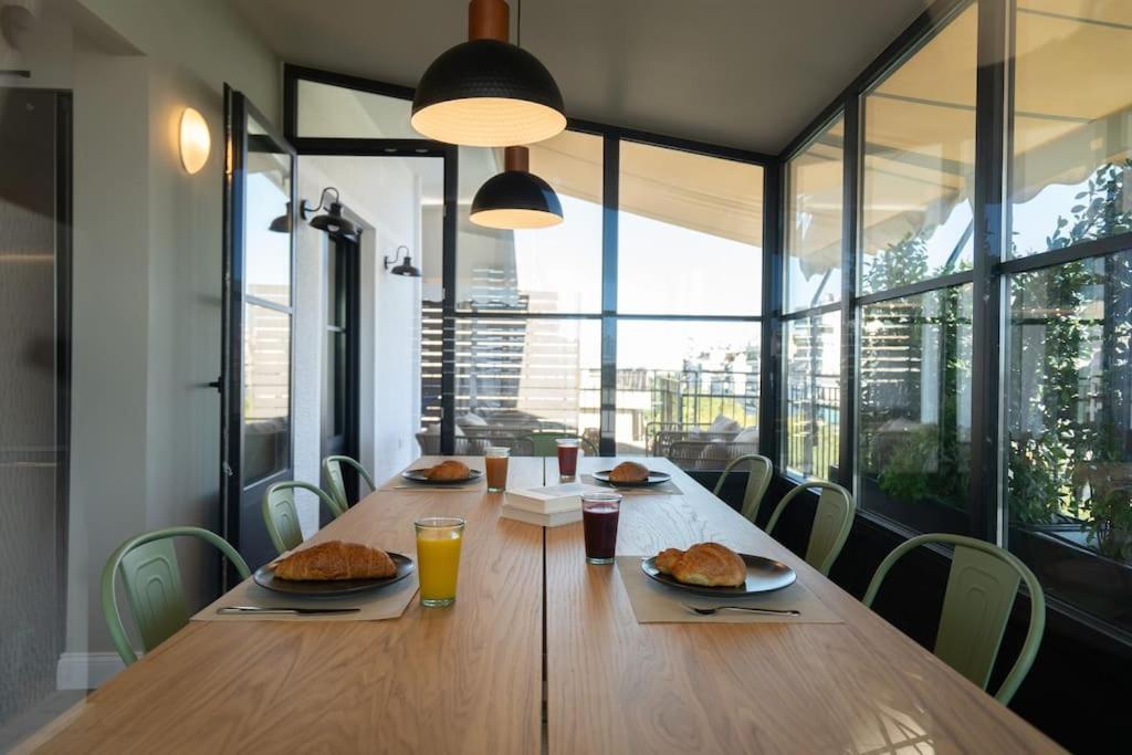 Luxury Petralona Penthouse - Sleeps 7 -Near Metro