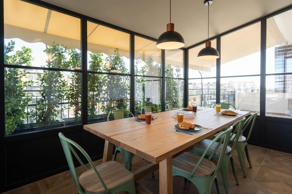 Luxury Petralona Penthouse - Sleeps 7 -Near Metro