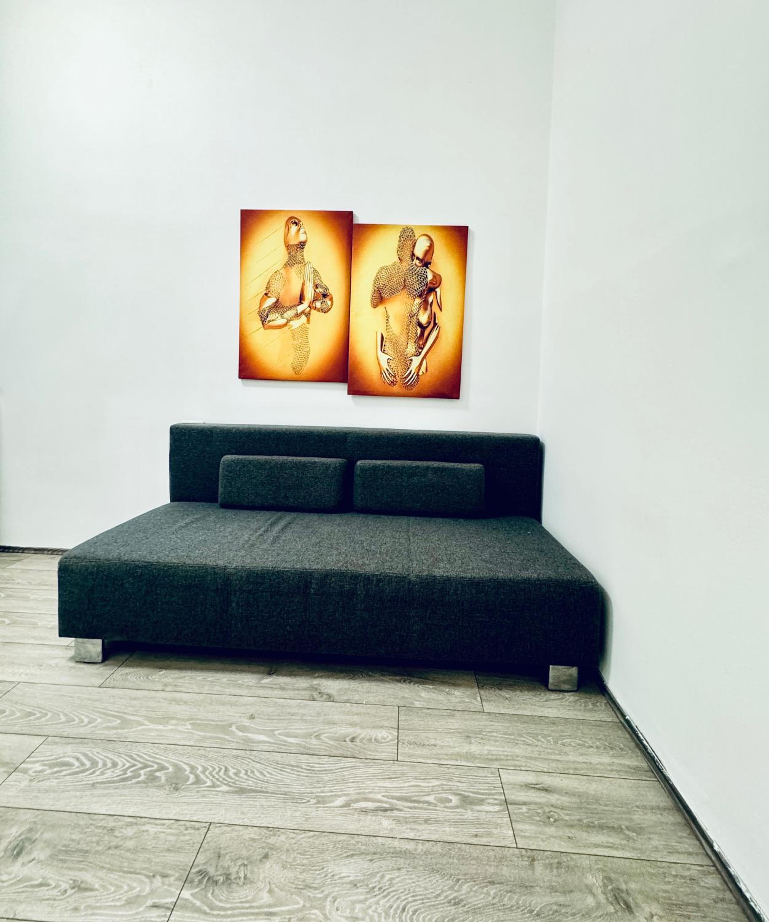 Cozy Private Rooms in 3BR Apartment Near FAC Platz