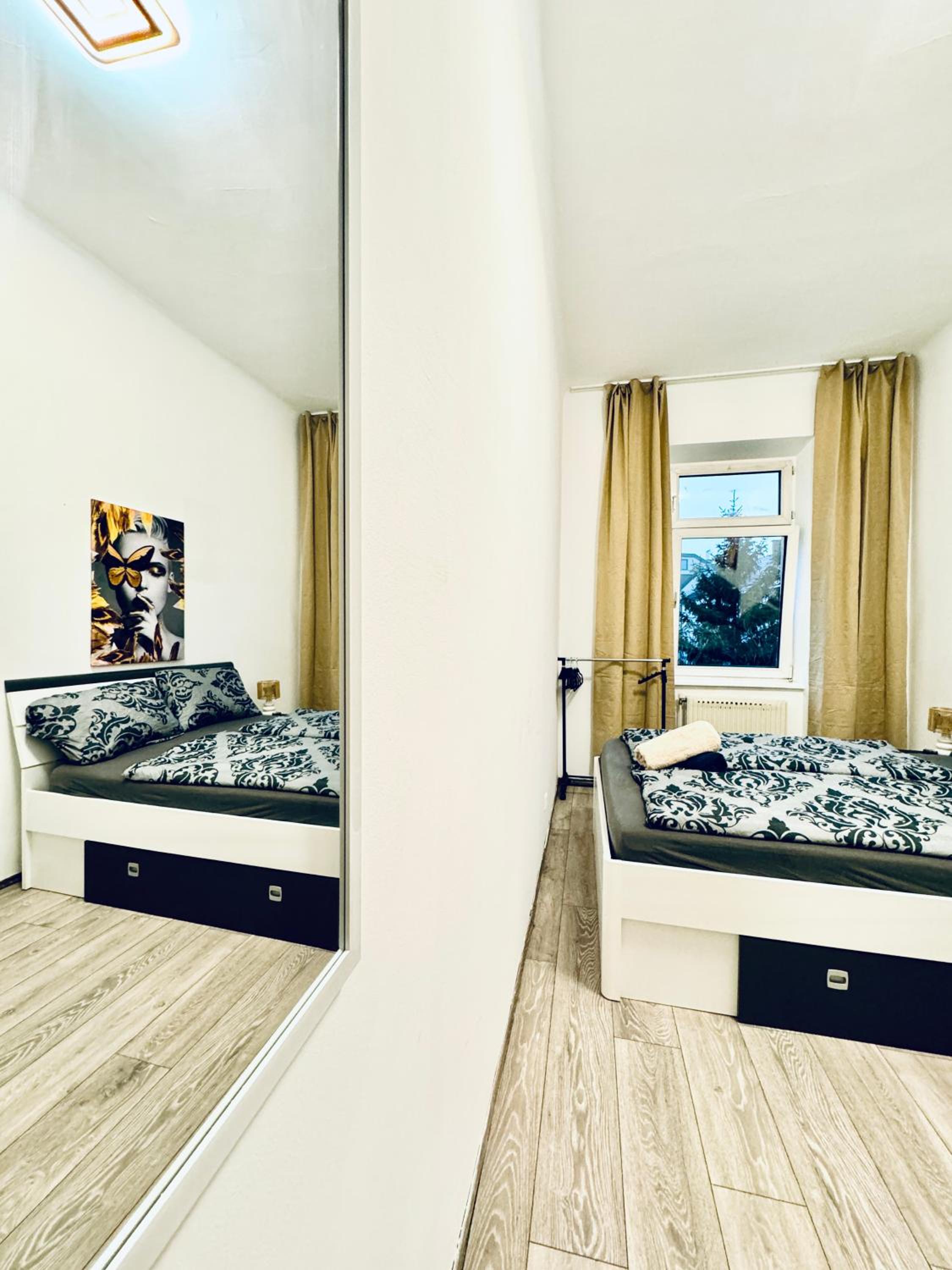 Cozy Private Rooms in 3BR Apartment Near FAC Platz