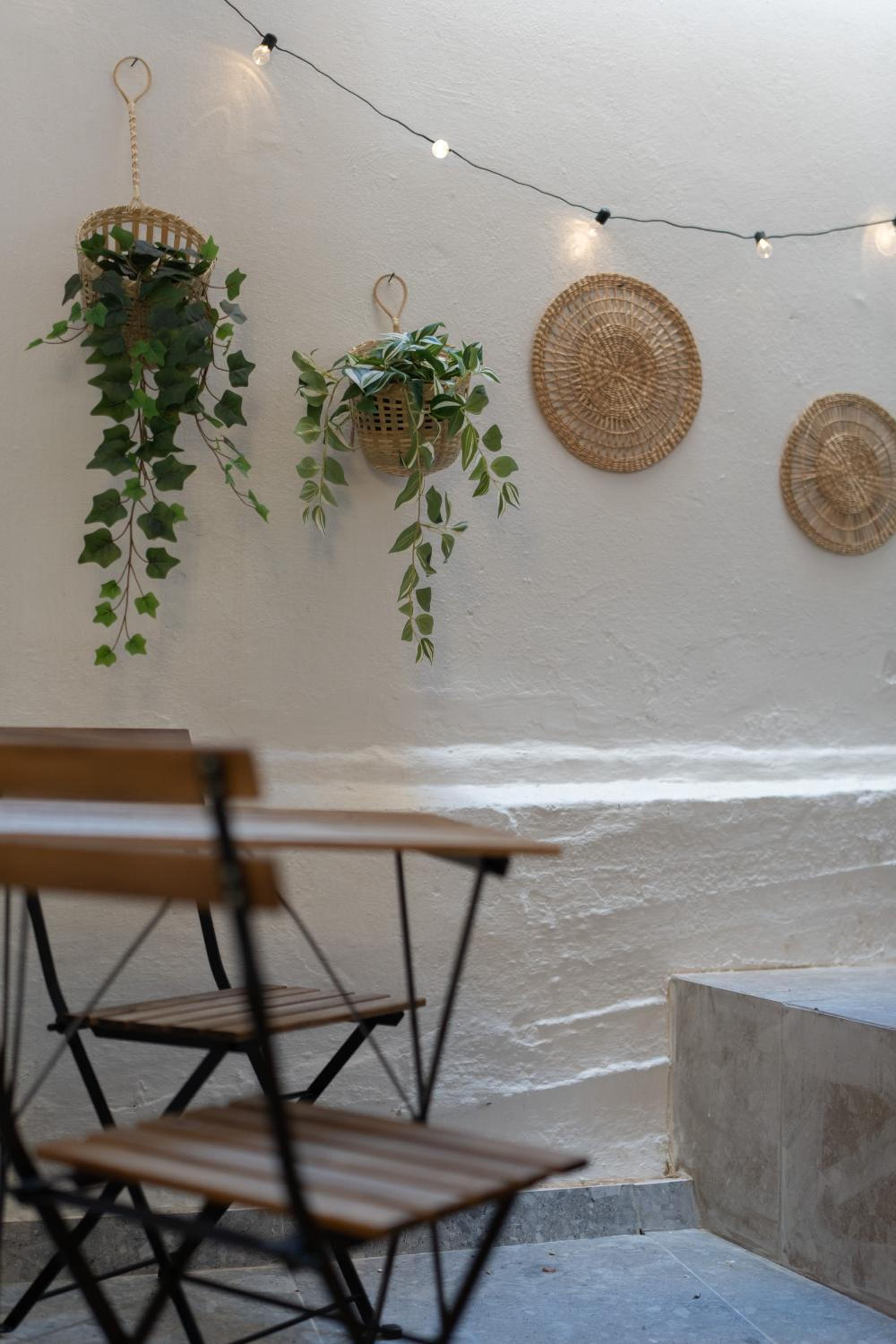 Cozy & Chic Stay with Patio Near Metro Station