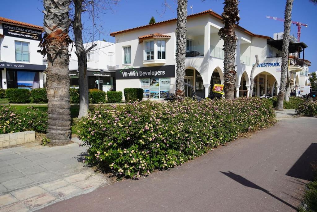 Casa Sol Seaside modern cozy 1bed apt in green yard