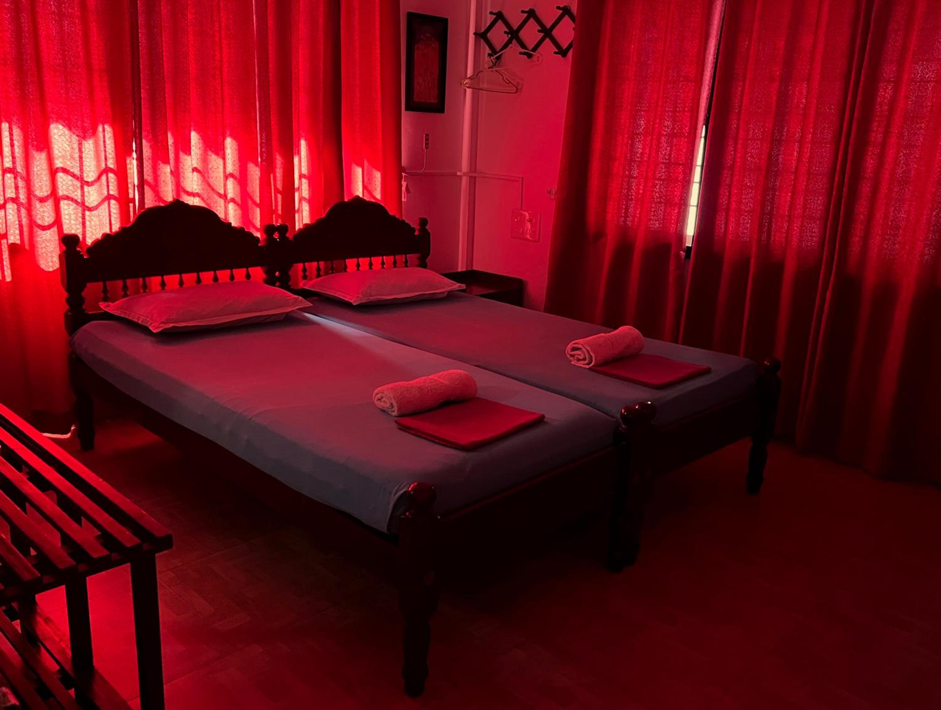Reds Residency - Homestay