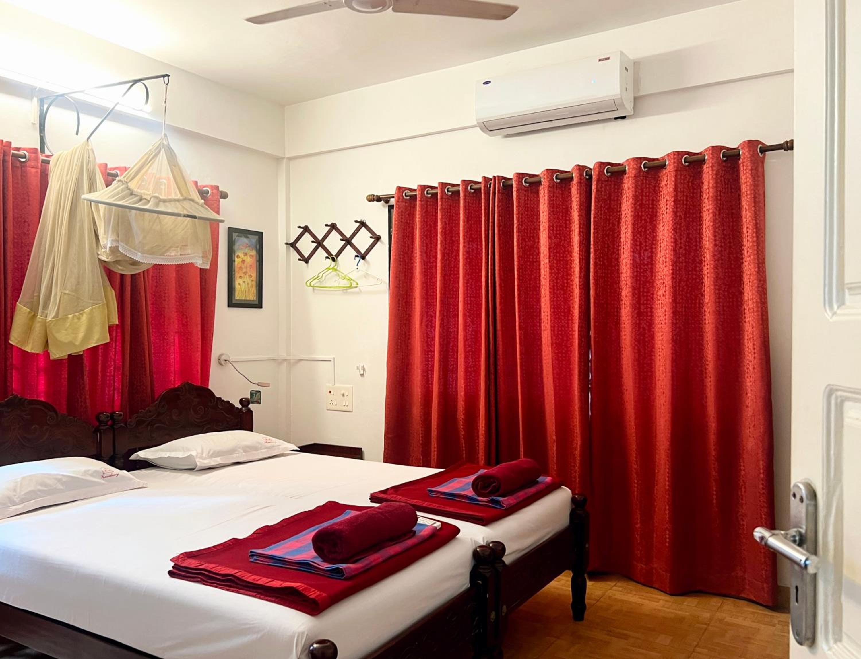 Reds Residency - Homestay