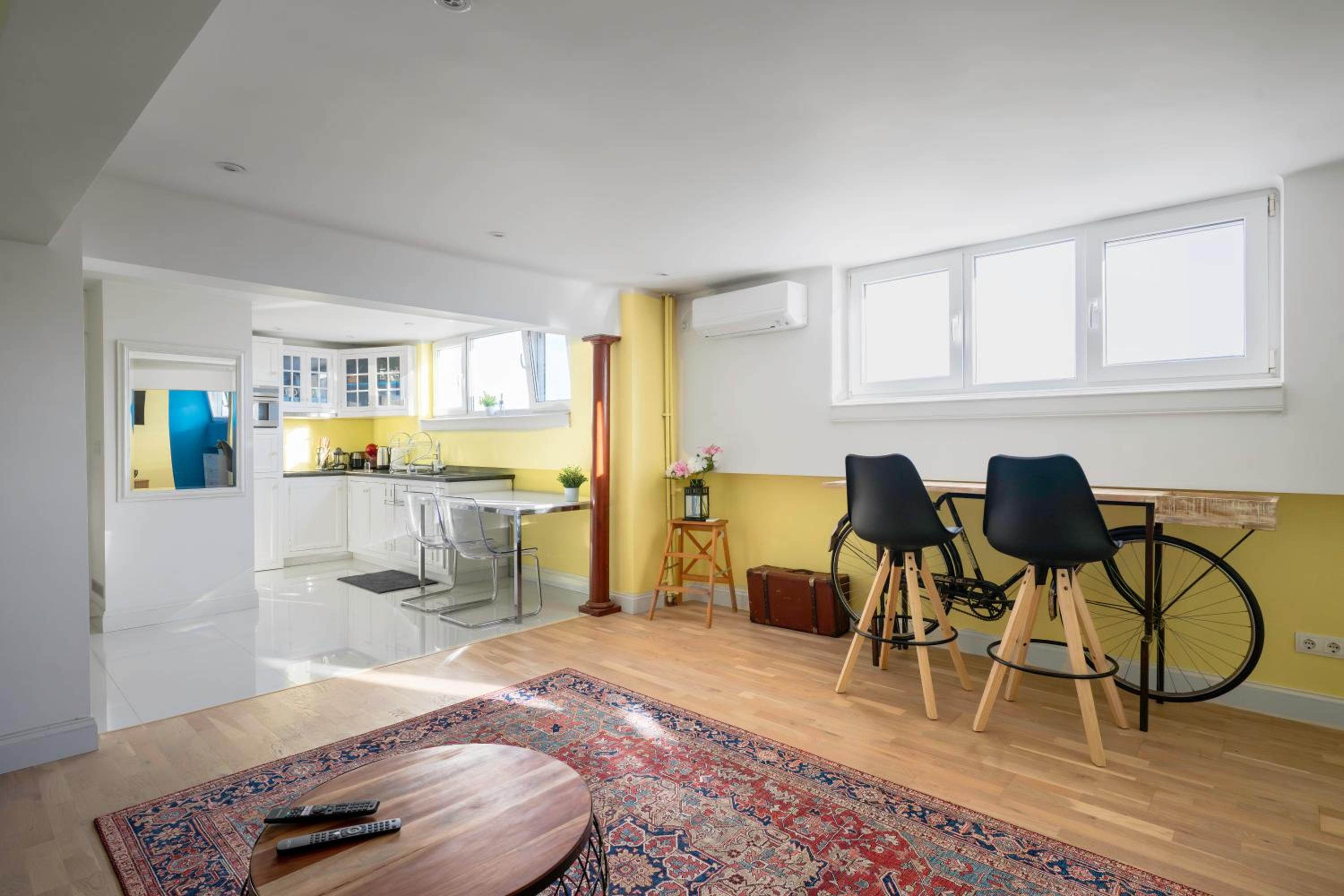 Best Views from Top Central Cozy 1-Bedroom Flat by Flat Mаnager