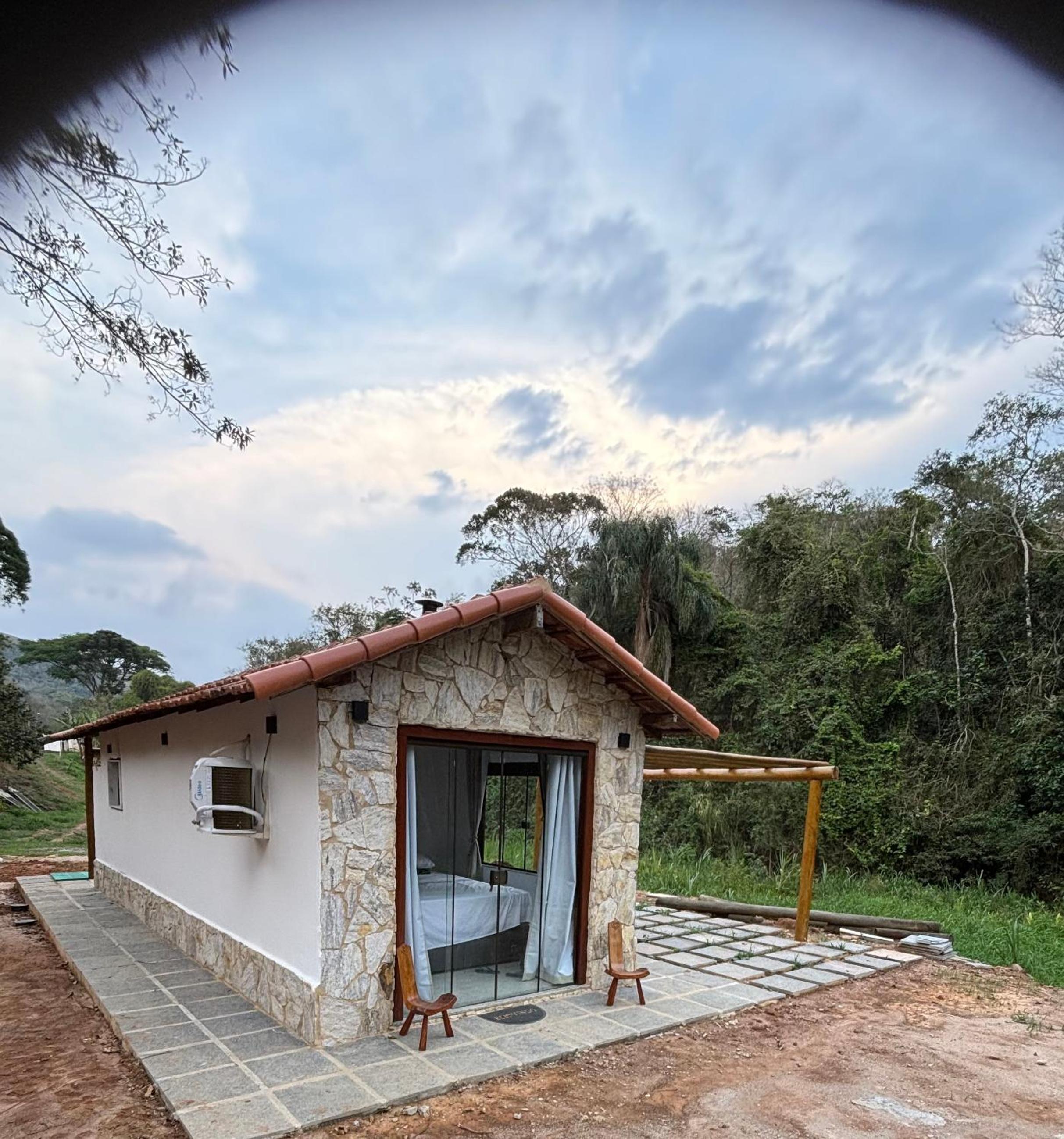 Casa di Pedra com linda vista para natureza - Miguel Pereira