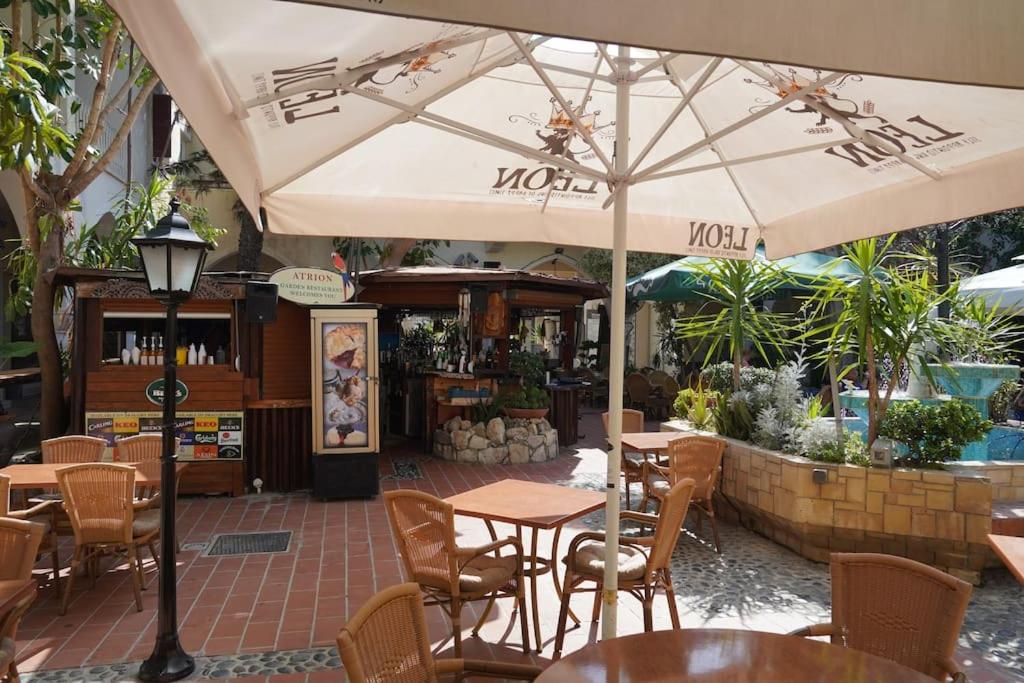 Casa Luna beach side Luxurious comfy apt in center Paphos