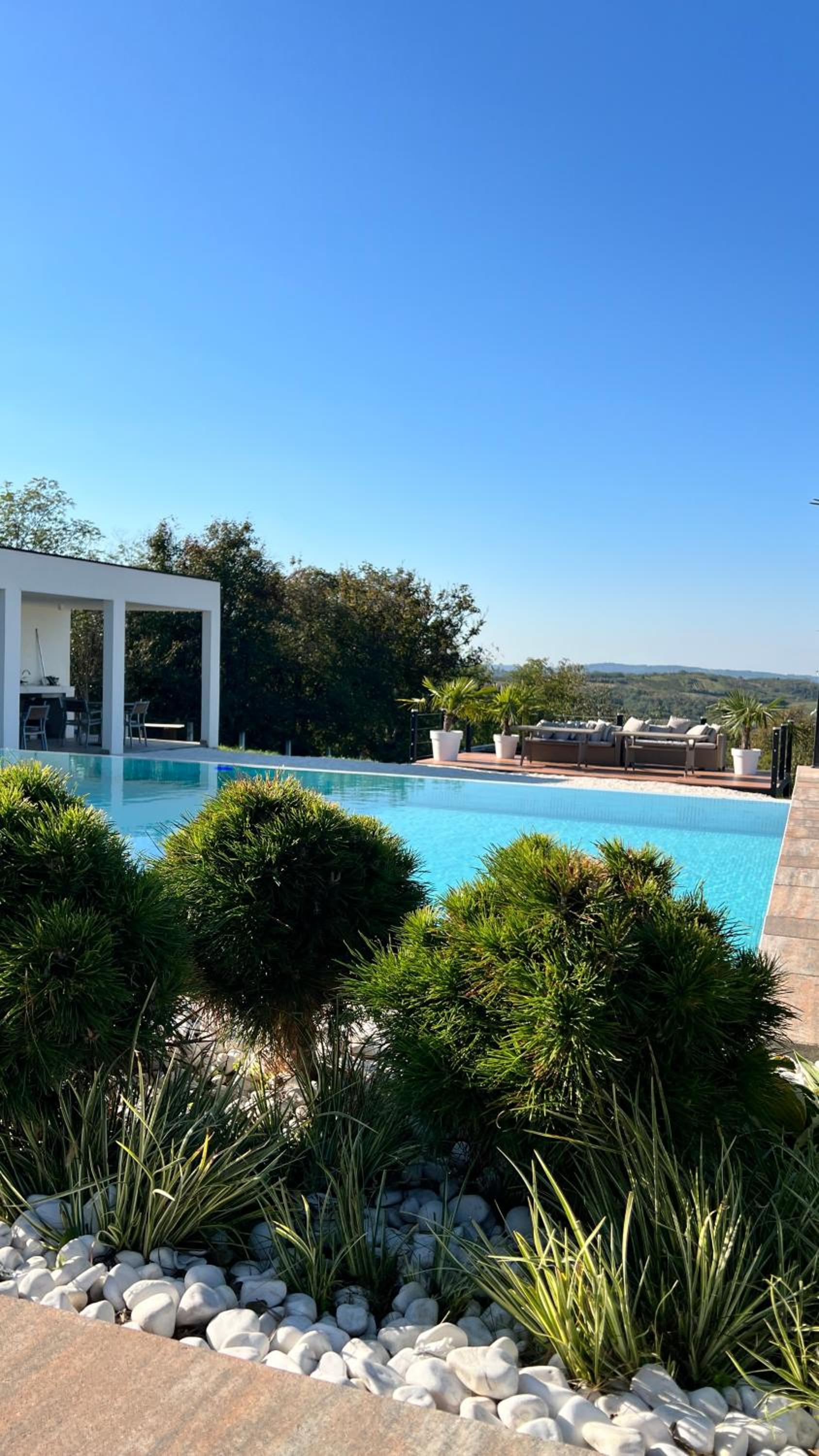 Hill Luxury House view 4