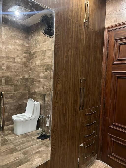 Exclusive 2BHK Lodge in Bahria view 2