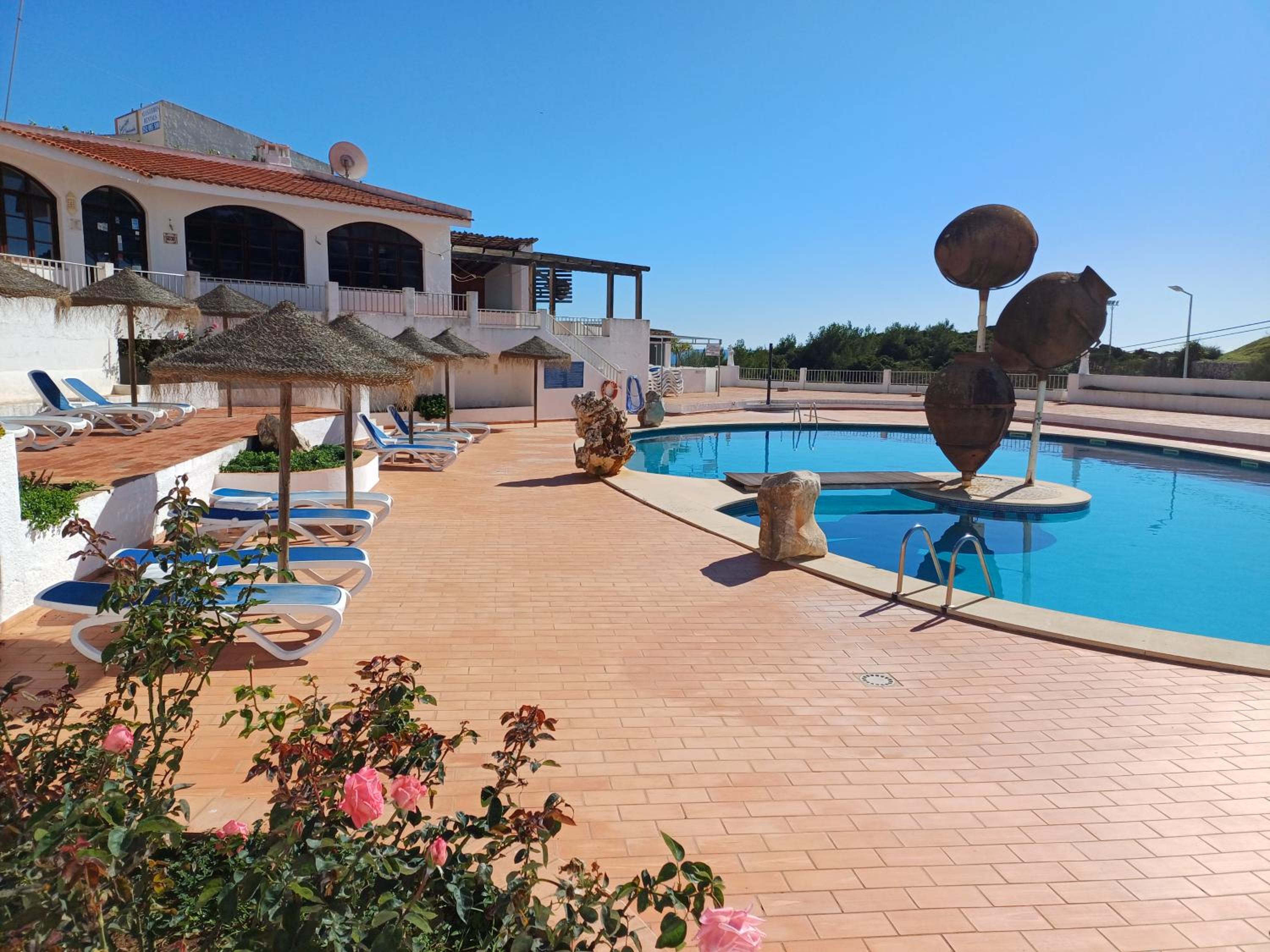 Apartamentos Salema Praia Club