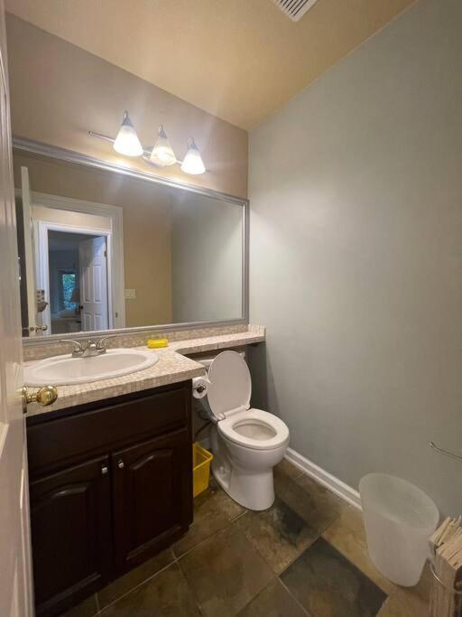Spacious Coastal Retreat Near White Rock, 5 Bedroom Haven