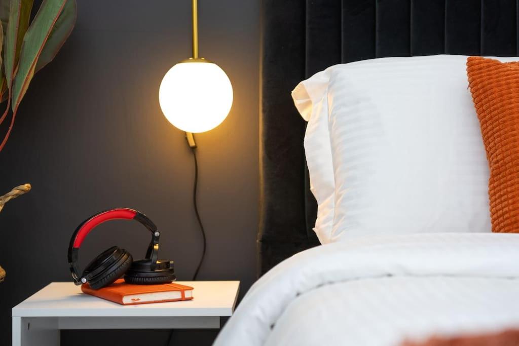 Boutique West-End Living with Bicocca Stays view 3