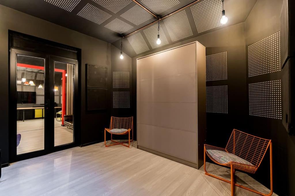 Downtown Event House with Private Garden and Jacuzzi view 4