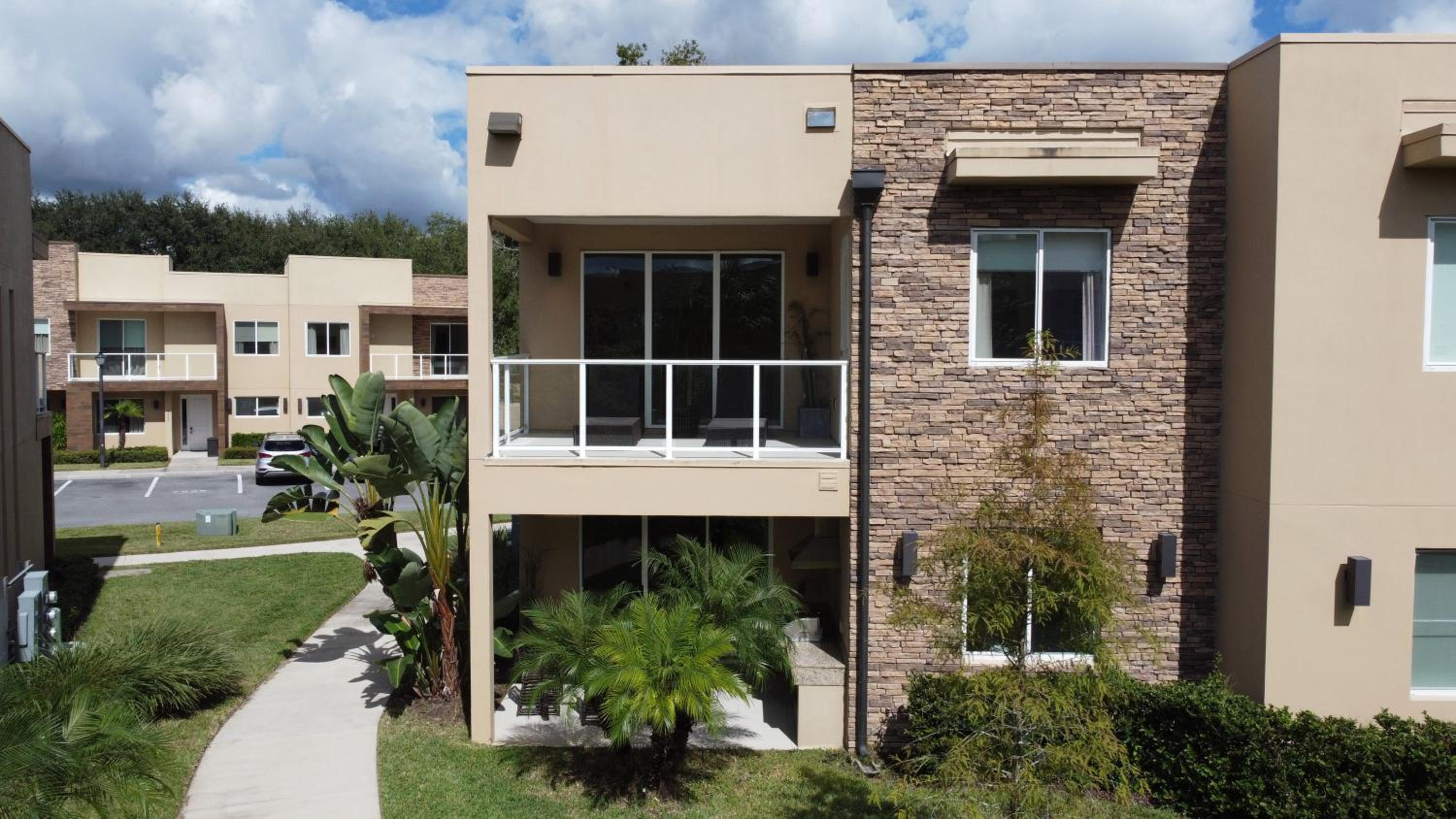 Luxury 4BD All suites with BBQ minutes from Disney