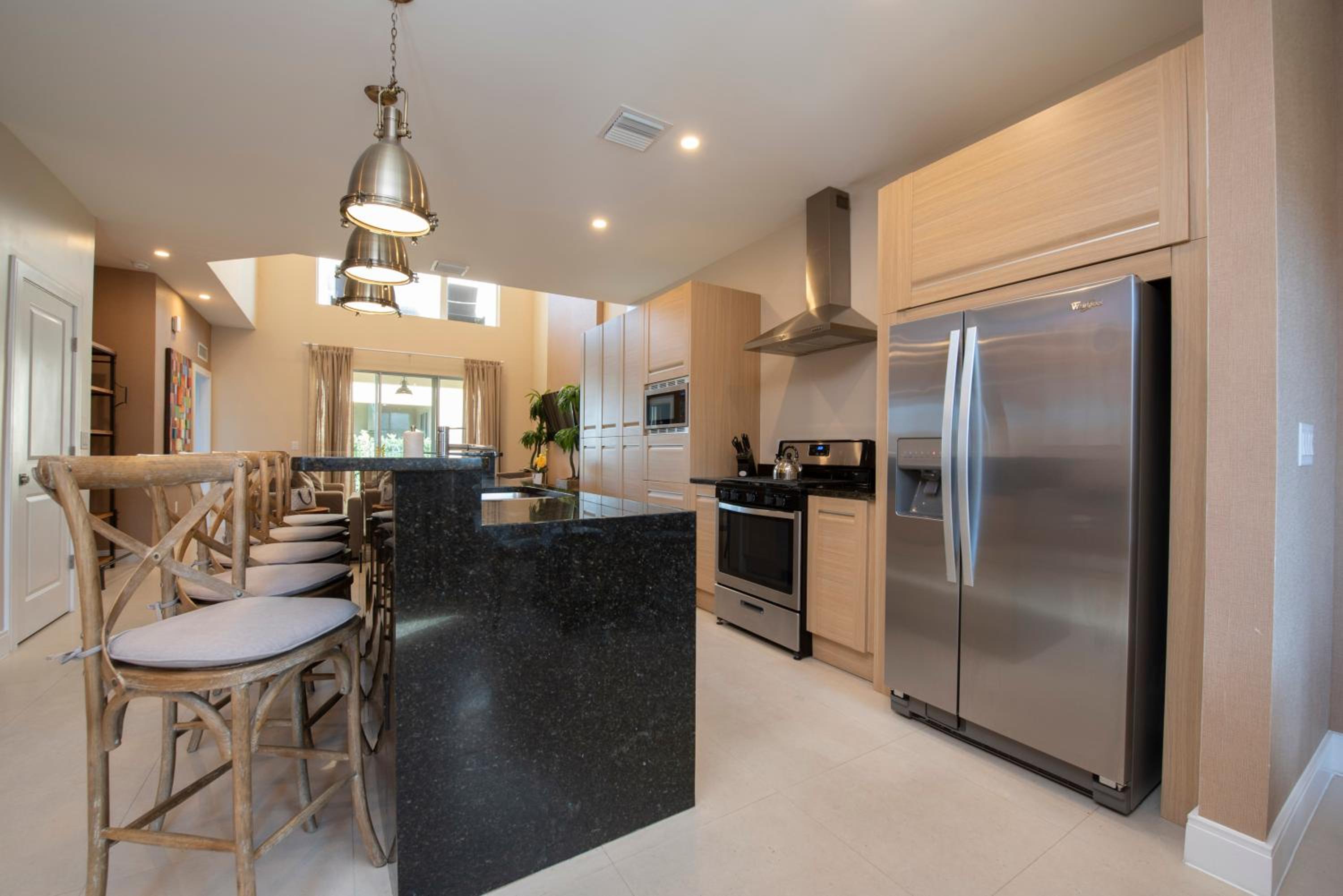 Luxury 4BD All suites with BBQ minutes from Disney