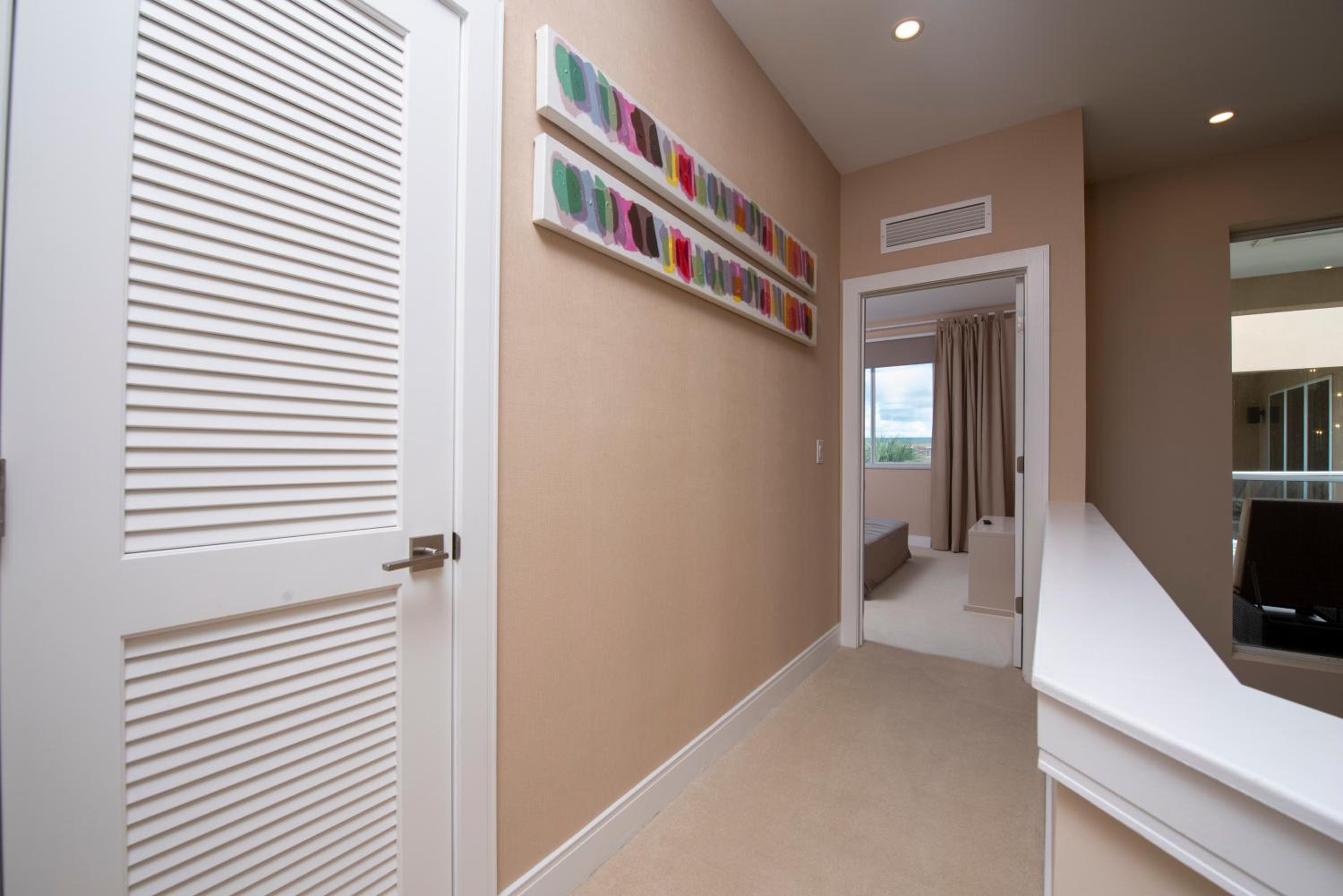 Luxury 4BD All suites with BBQ minutes from Disney