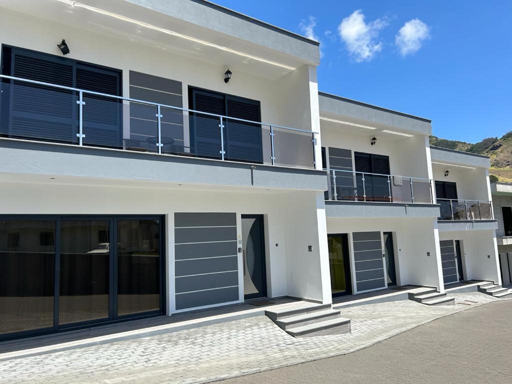 Charming Holiday Home with Free Private Parking view 2