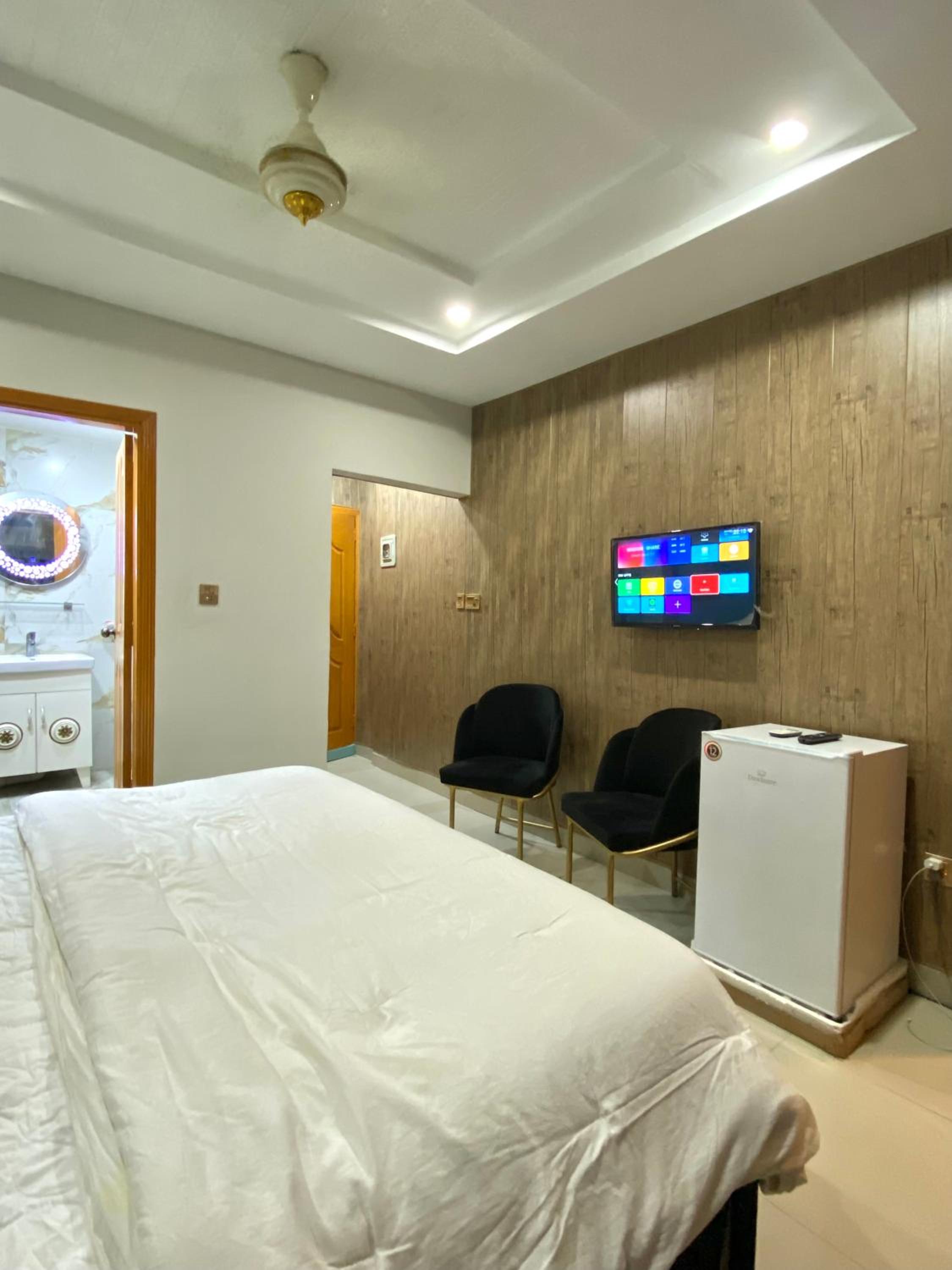 2 Bedroom Apartment By Bahria Guest Rooms