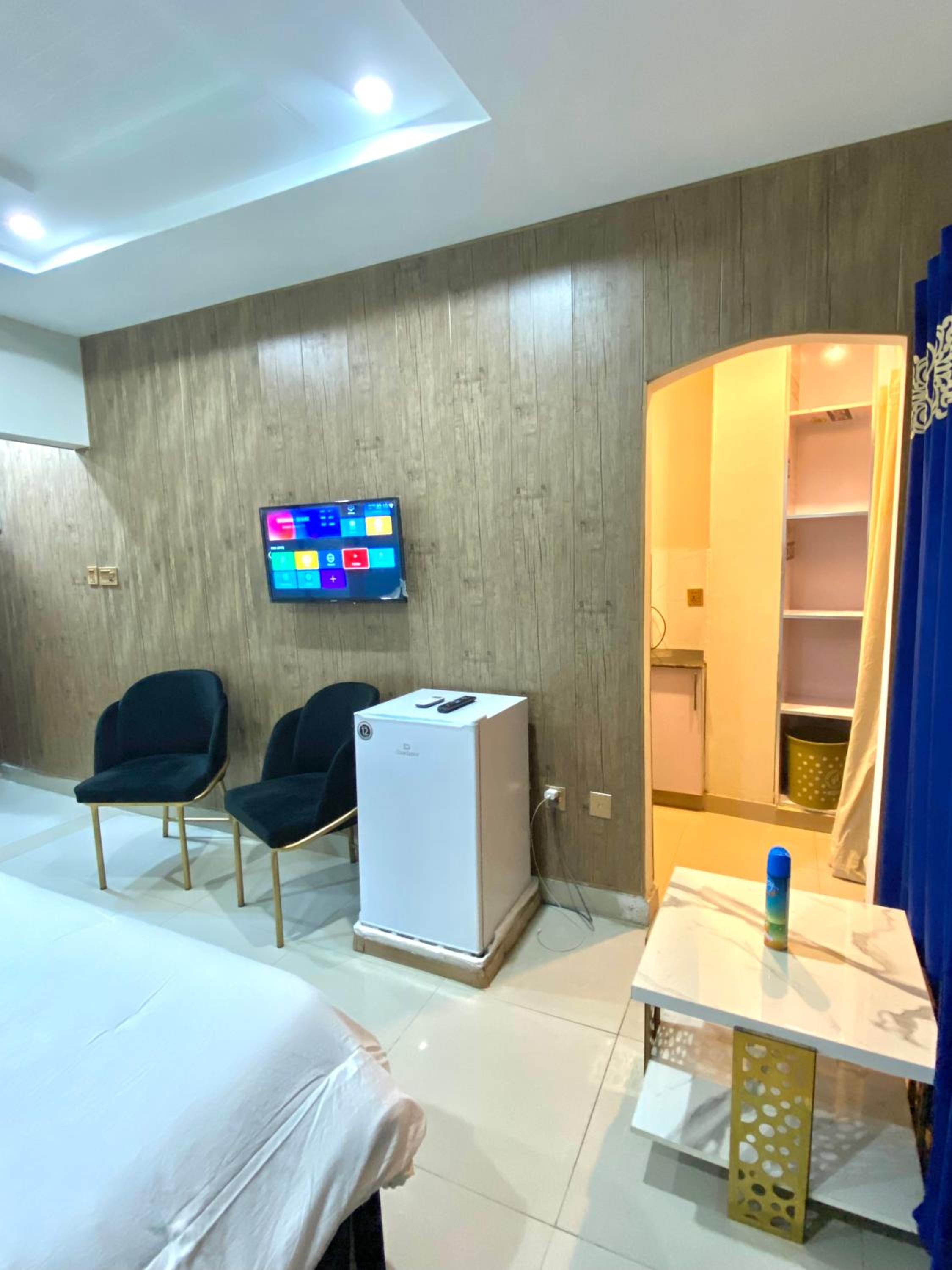 2 Bedroom Apartment By Bahria Guest Rooms
