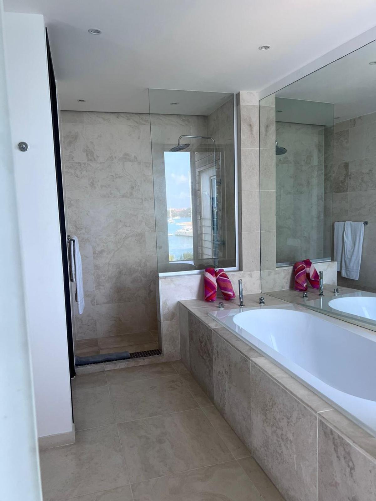 Waterside Luxury Condo
