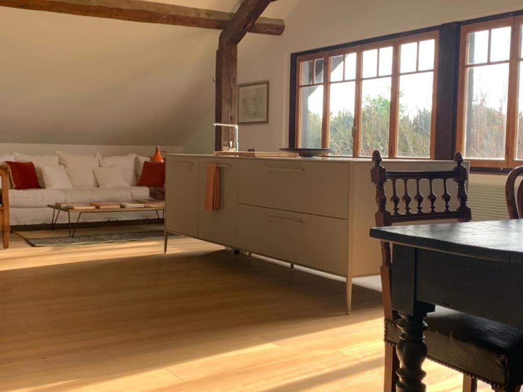 'Le Petit Clos Suites'- Charming Getaway on Leman Lake