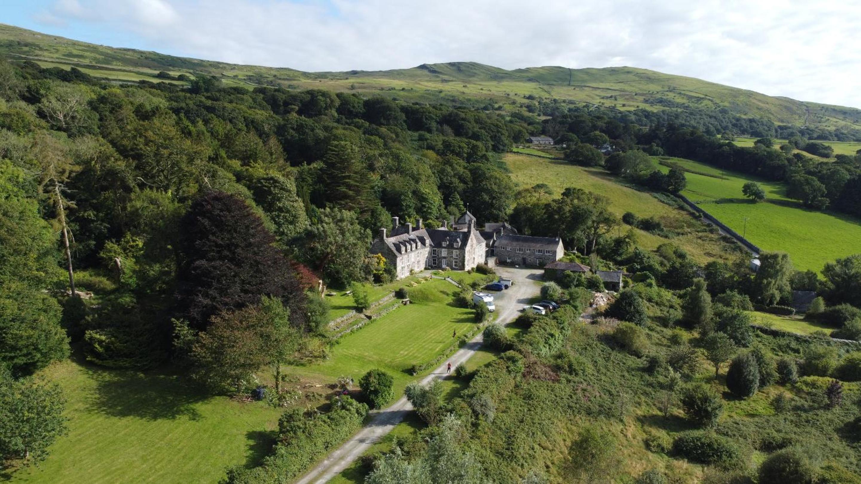 Maes Y Neuadd Country House