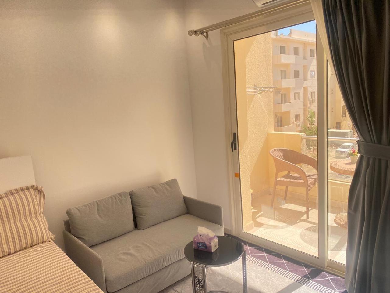 Luxury studio side sea view