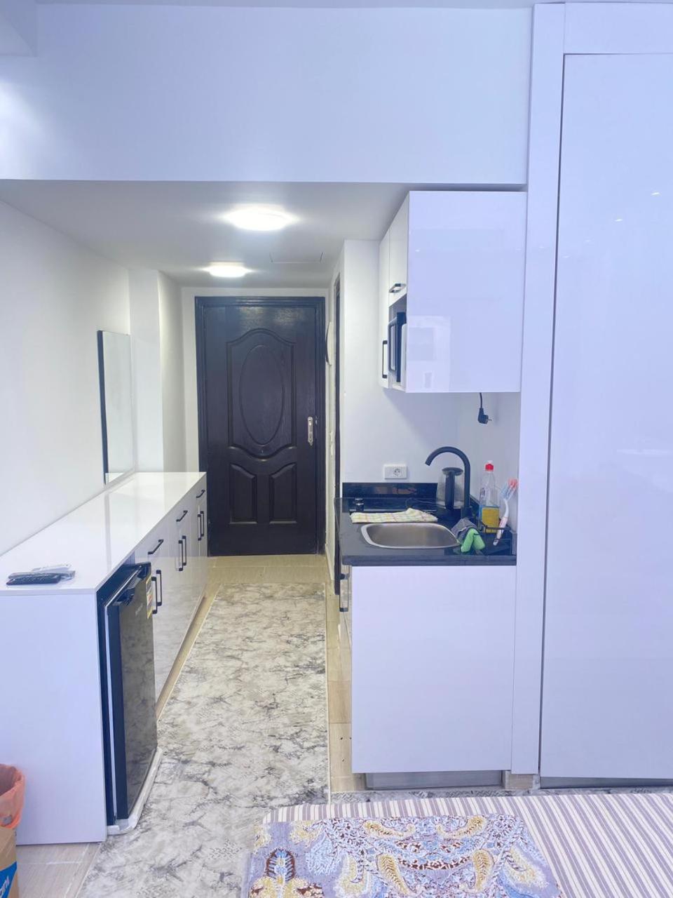 Luxury studio side sea view