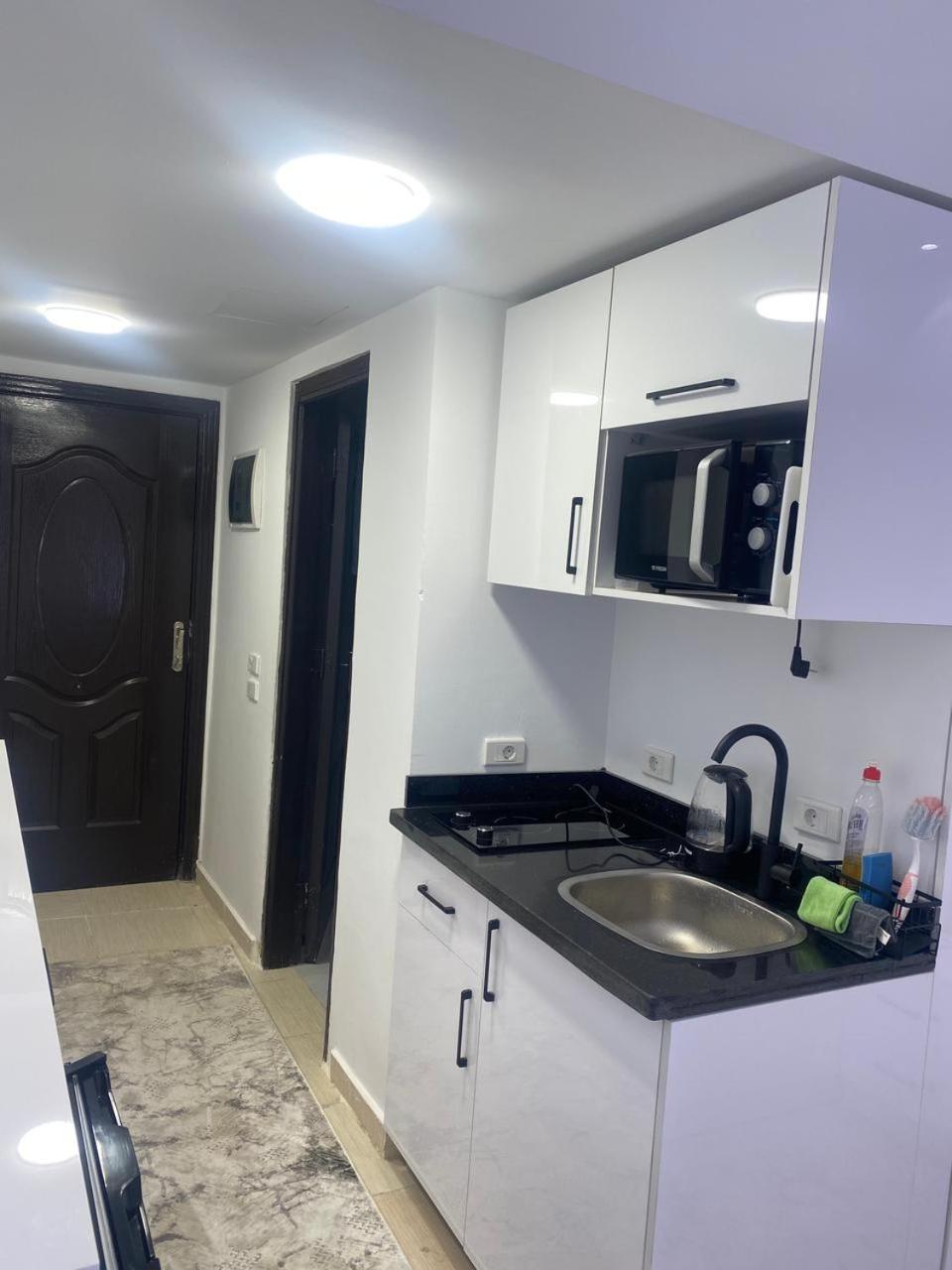 Luxury studio side sea view