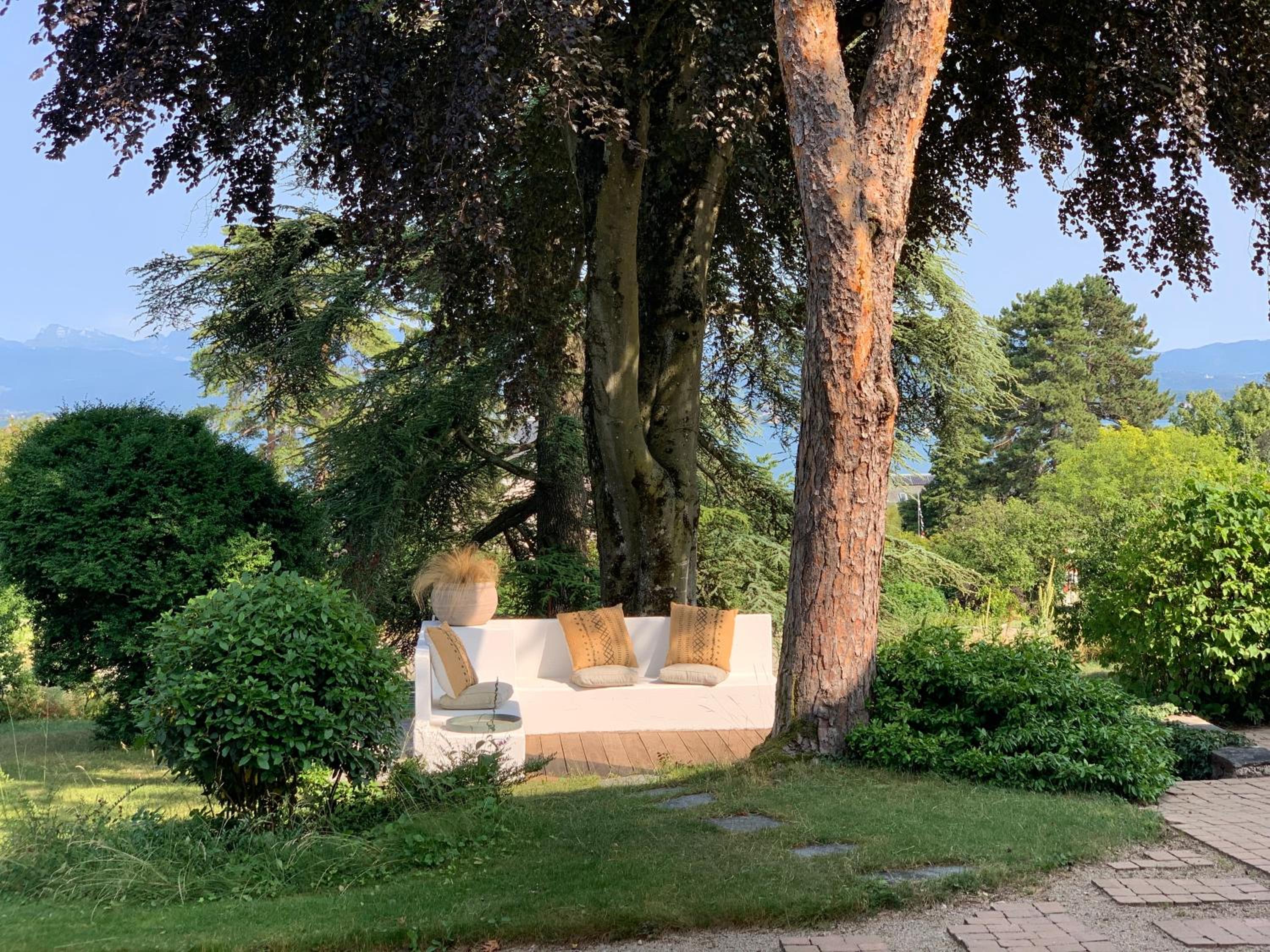 'Le Petit Clos Suites'- Charming Getaway on Leman Lake