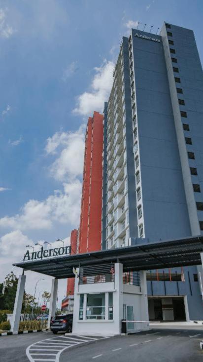 The Anderson Condo with NETFLIX with Free Parking with Swimming Pool and at Ipoh City Centre Nearby to all amenities and attractions photo 1