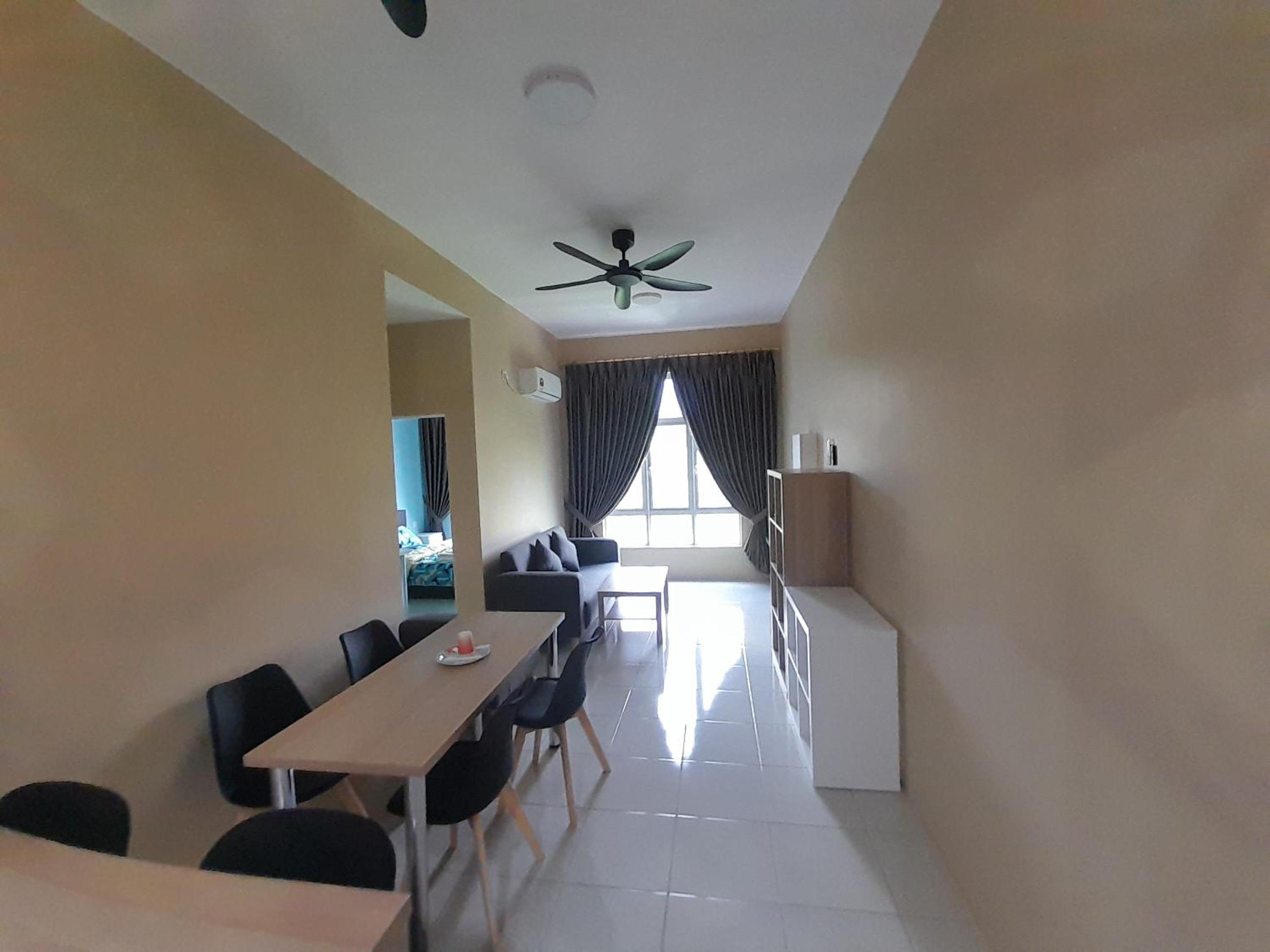 The Anderson Condo with NETFLIX with Free Parking with Swimming Pool and at Ipoh City Centre Nearby to all amenities and attractions photo 4