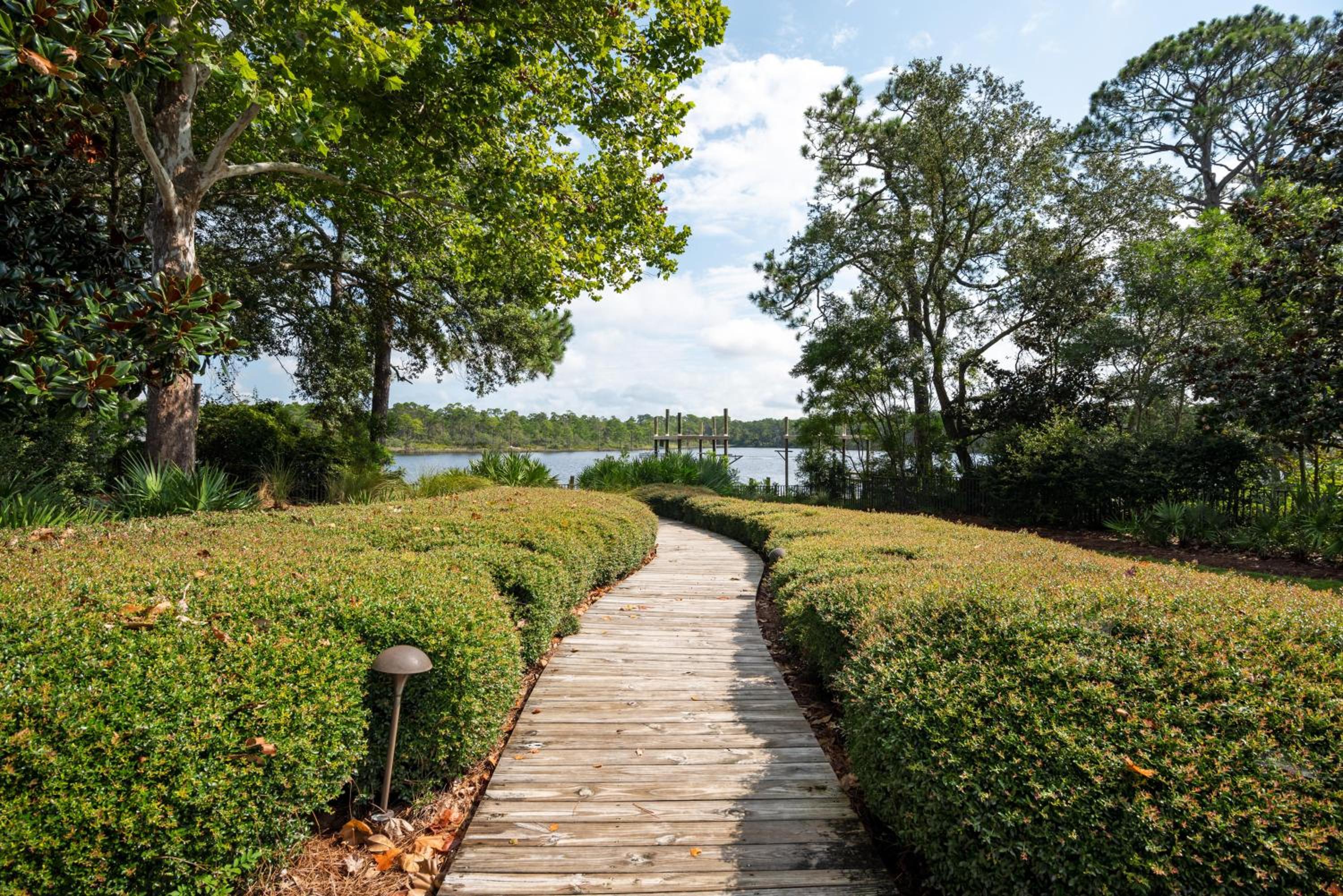 382 Grande Pointe Circle view 5
