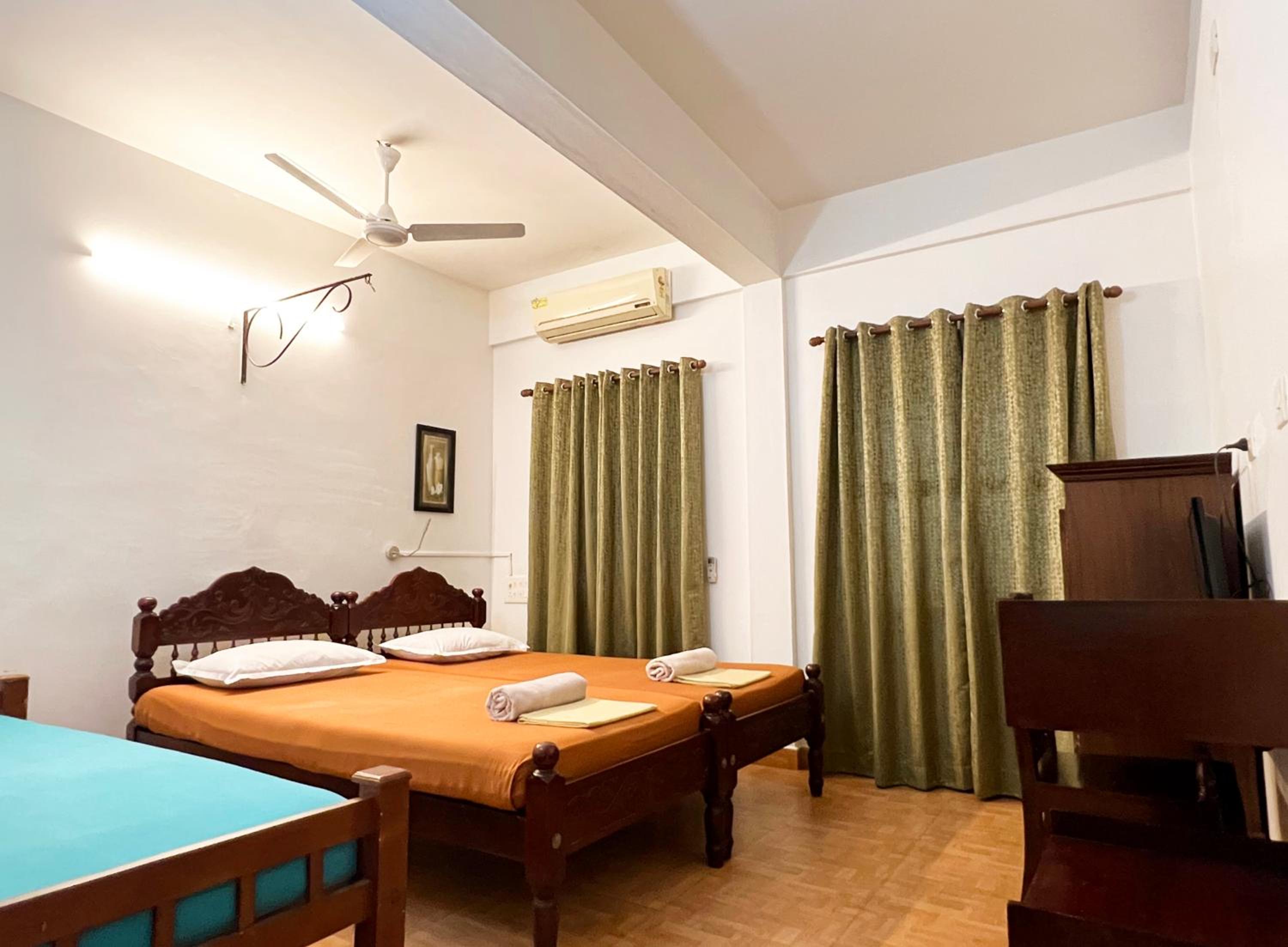 Reds Residency - Homestay