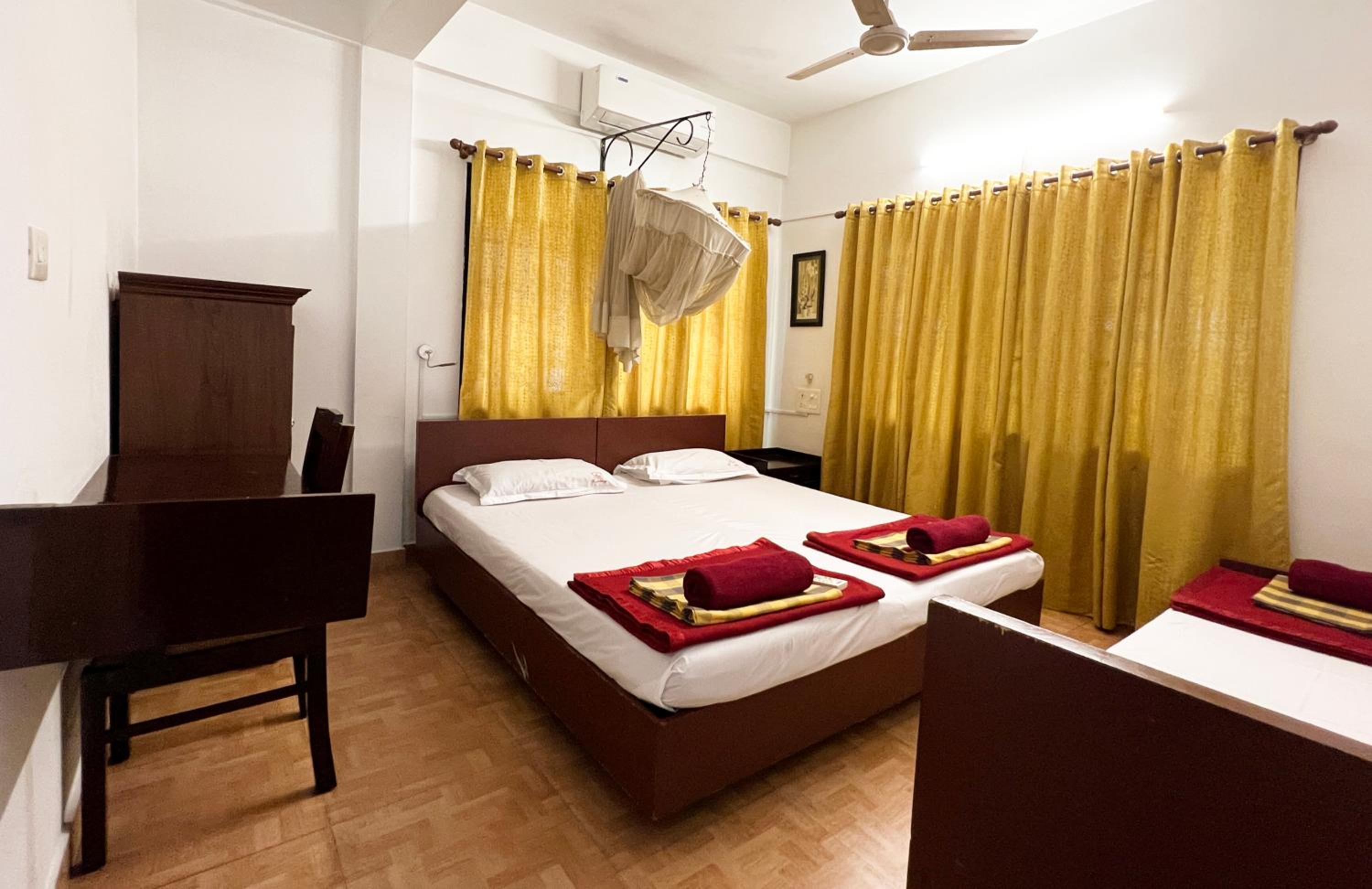 Reds Residency - Homestay