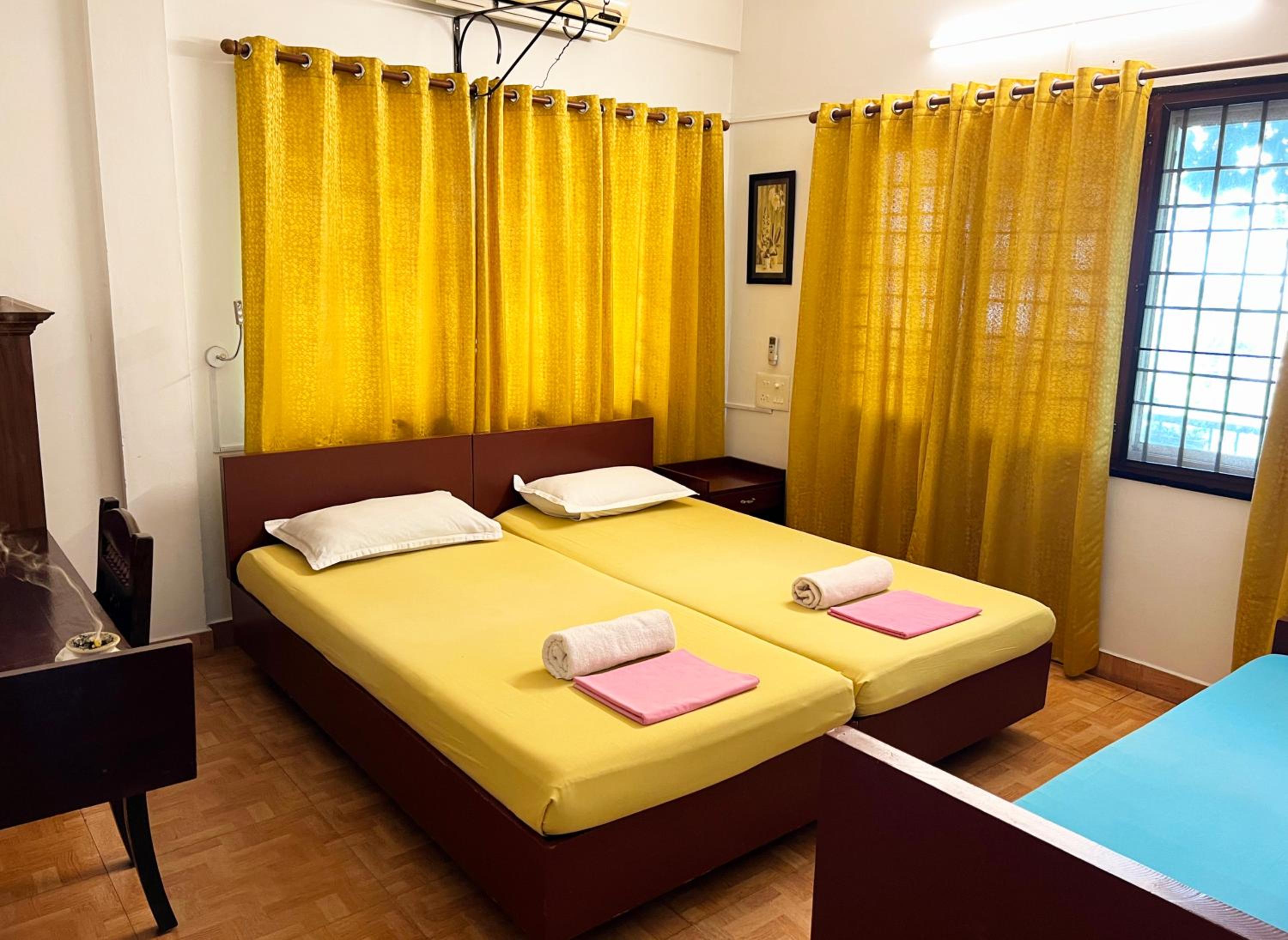 Reds Residency - Homestay