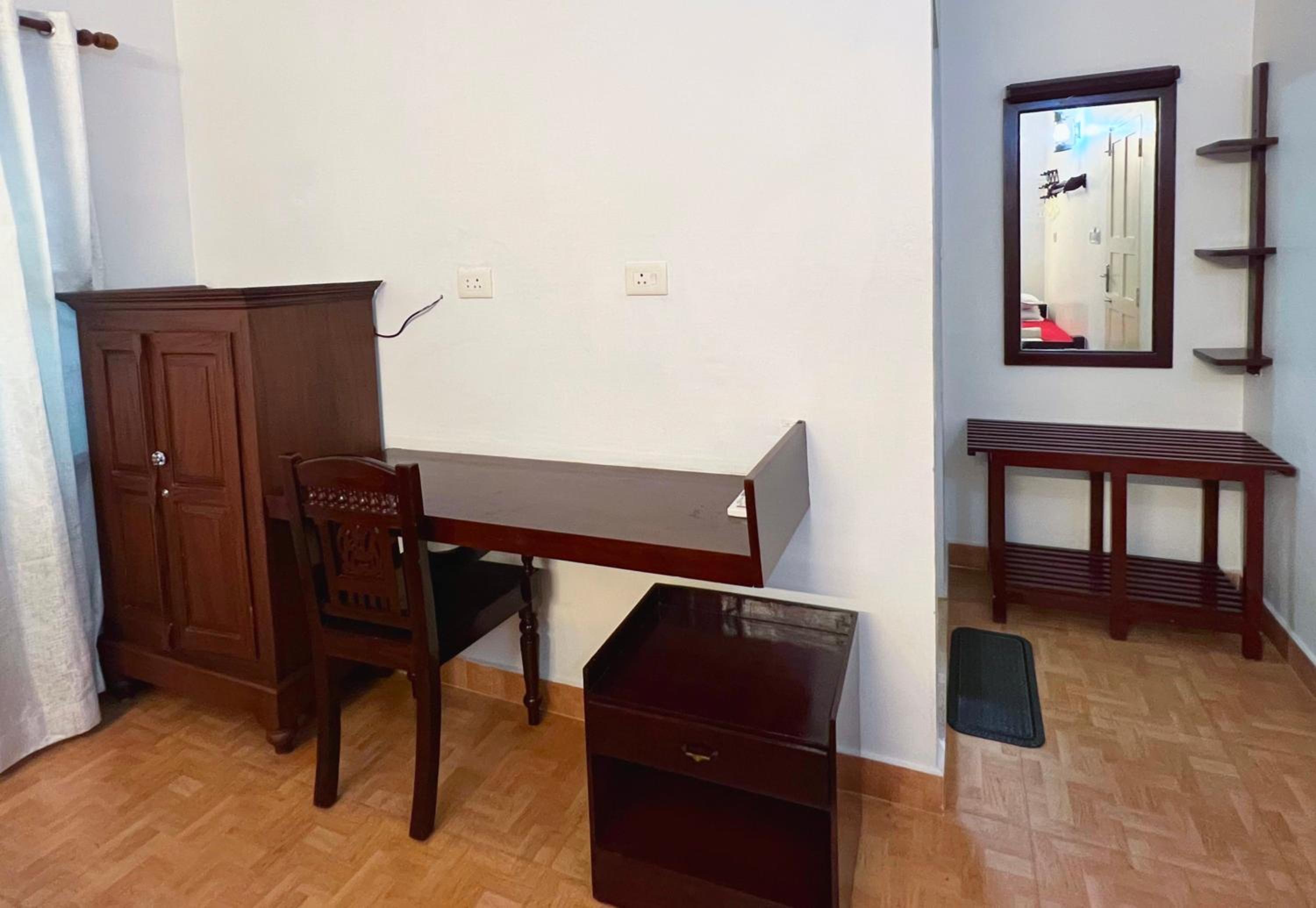 Reds Residency - Homestay