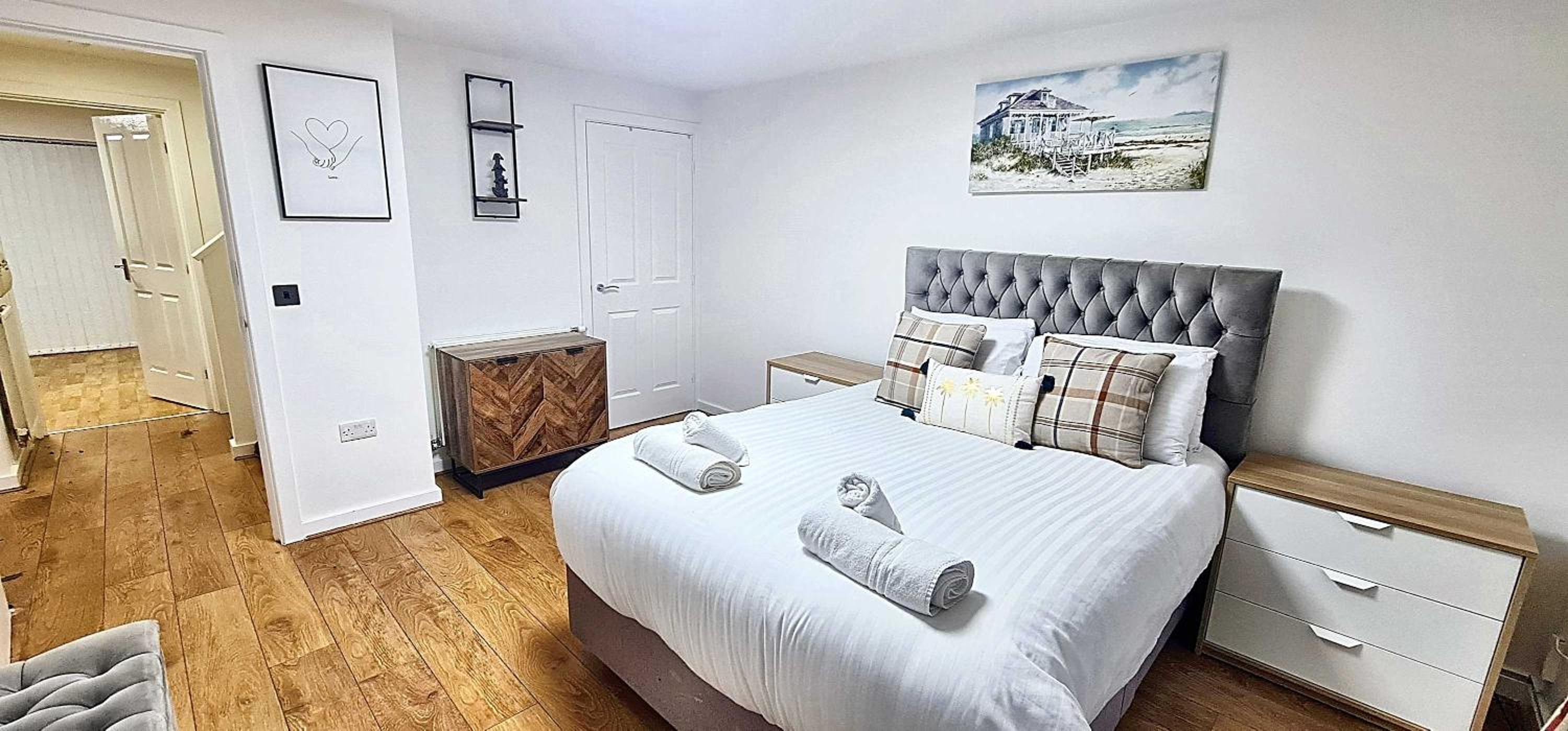 Rest&Recharge at a Quiet House Close to City Centre - Free Parking