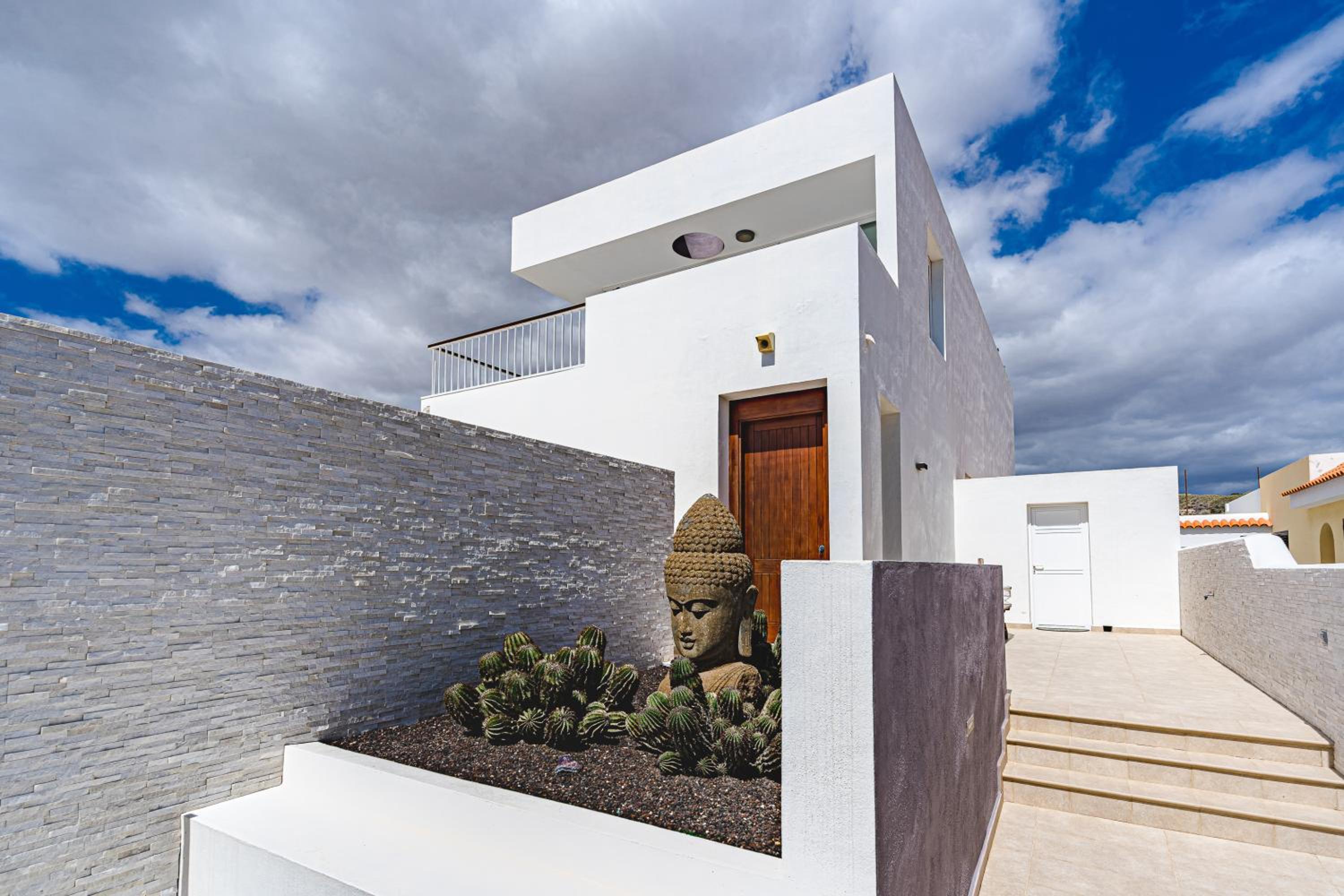 Vila Rosa with heated pool